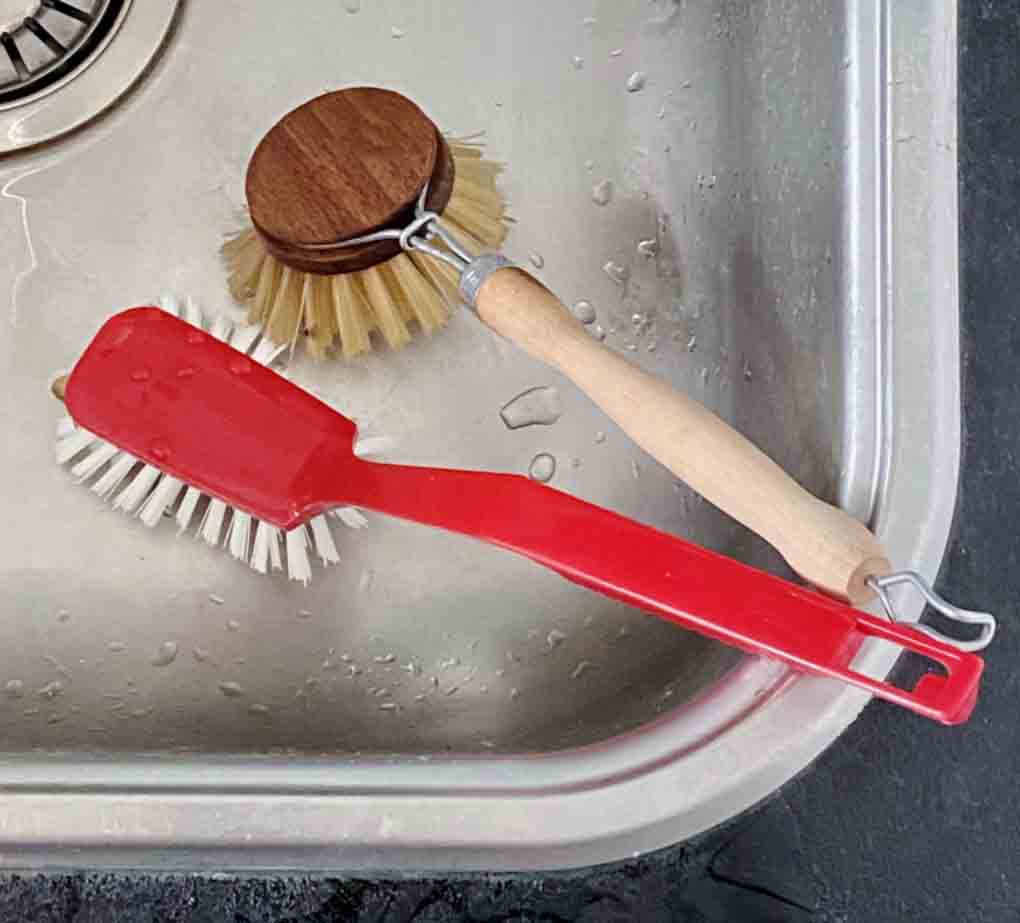 What do sustainable dishwashing brushes look like? 